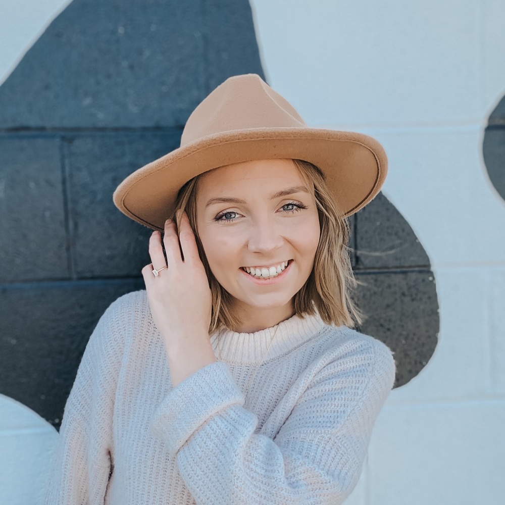 Meet your Posher, Elizabeth